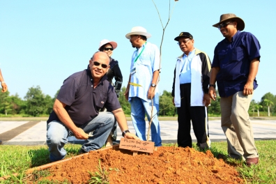 rwmf2013-tree-planting-ceremony2