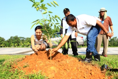 rwmf2013-tree-planting-ceremony4