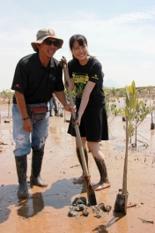 AYU - 01 (170) RWMF2015 Tree Planting