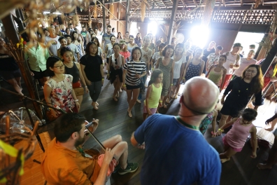 RWMF2017 Day 2-16 iban longhouse